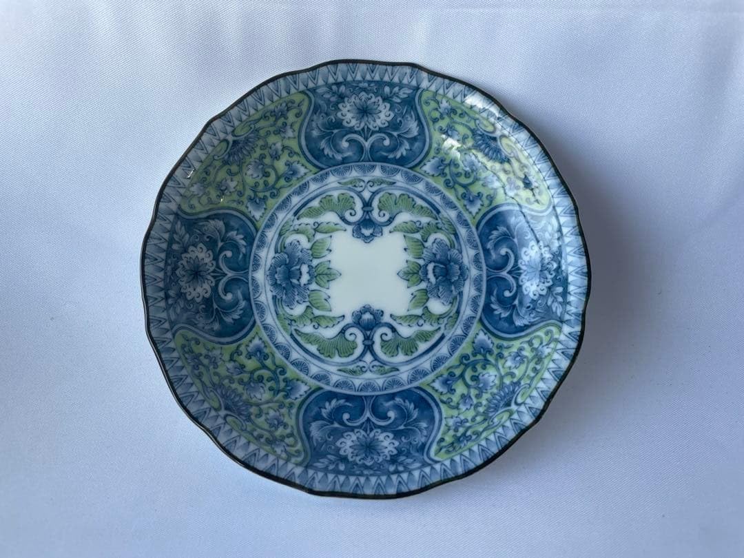 古伊万里唐草　青と緑の花柄食器セット Amazon | 古伊万里唐草文様 和食器セット | ノーブランド品 | 子ども用